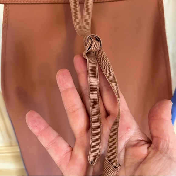 Aerie Offline Goals 7/8 Hi-Rise Peach Leggings. Size Medium. - Picture 5 of 10
